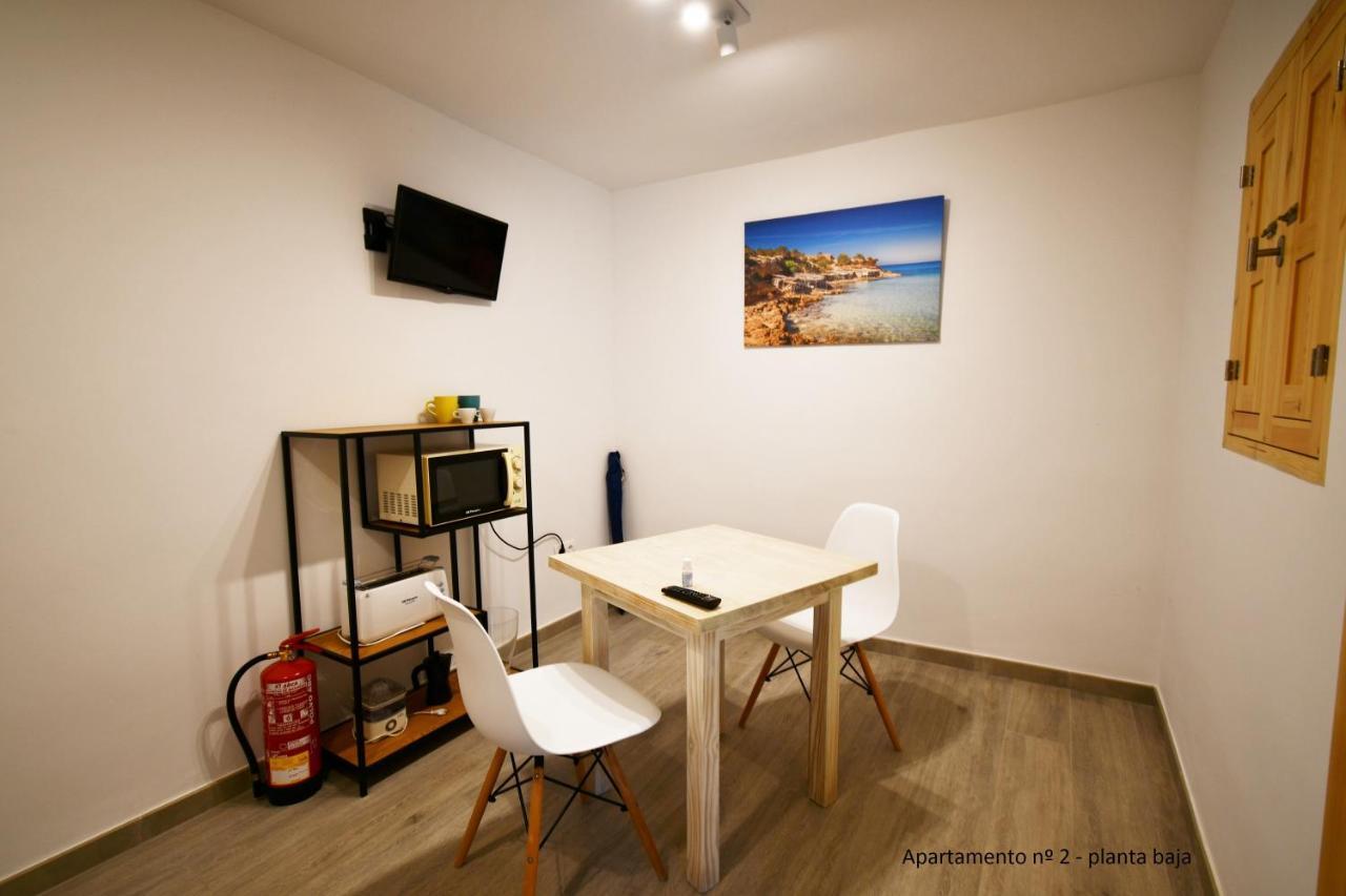 Apartamentos Cas Xurrac Es Calo  Exterior foto