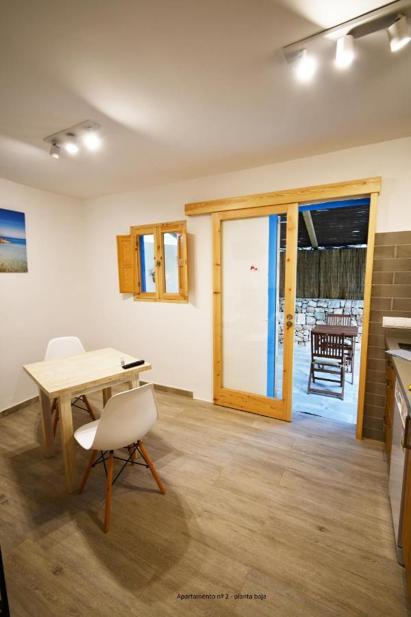 Apartamentos Cas Xurrac Es Calo  Exterior foto
